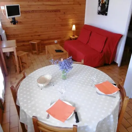 Les Aubepines Holiday home