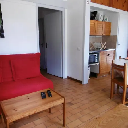 Les Aubepines 布罗卡斯